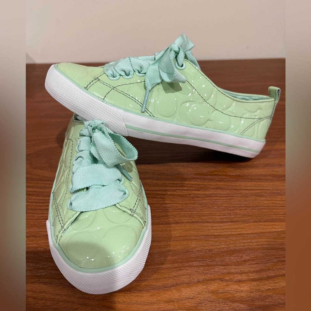 Coach brand new size 5 green patent leather sneaker